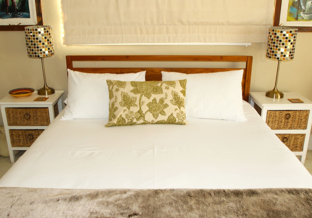 Dolphin Inn Guest House 20/74