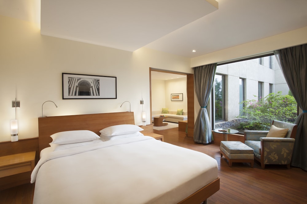 Hyatt Pune 21/70
