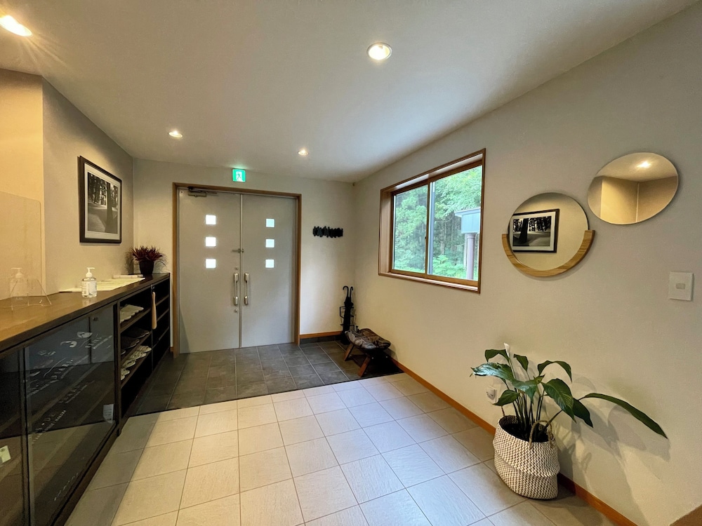 Bears Den Mountain Lodge 10/50