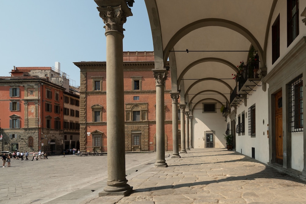 Loggiato dei Serviti 39/51