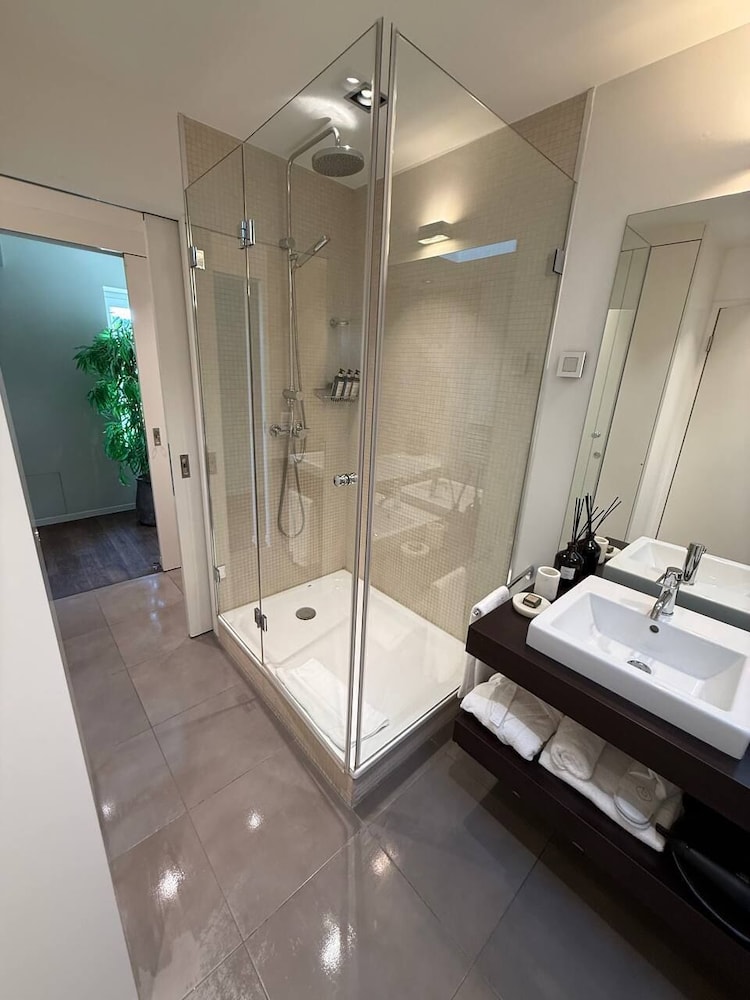 Airhome Limmatquai River View Apartment 36/38