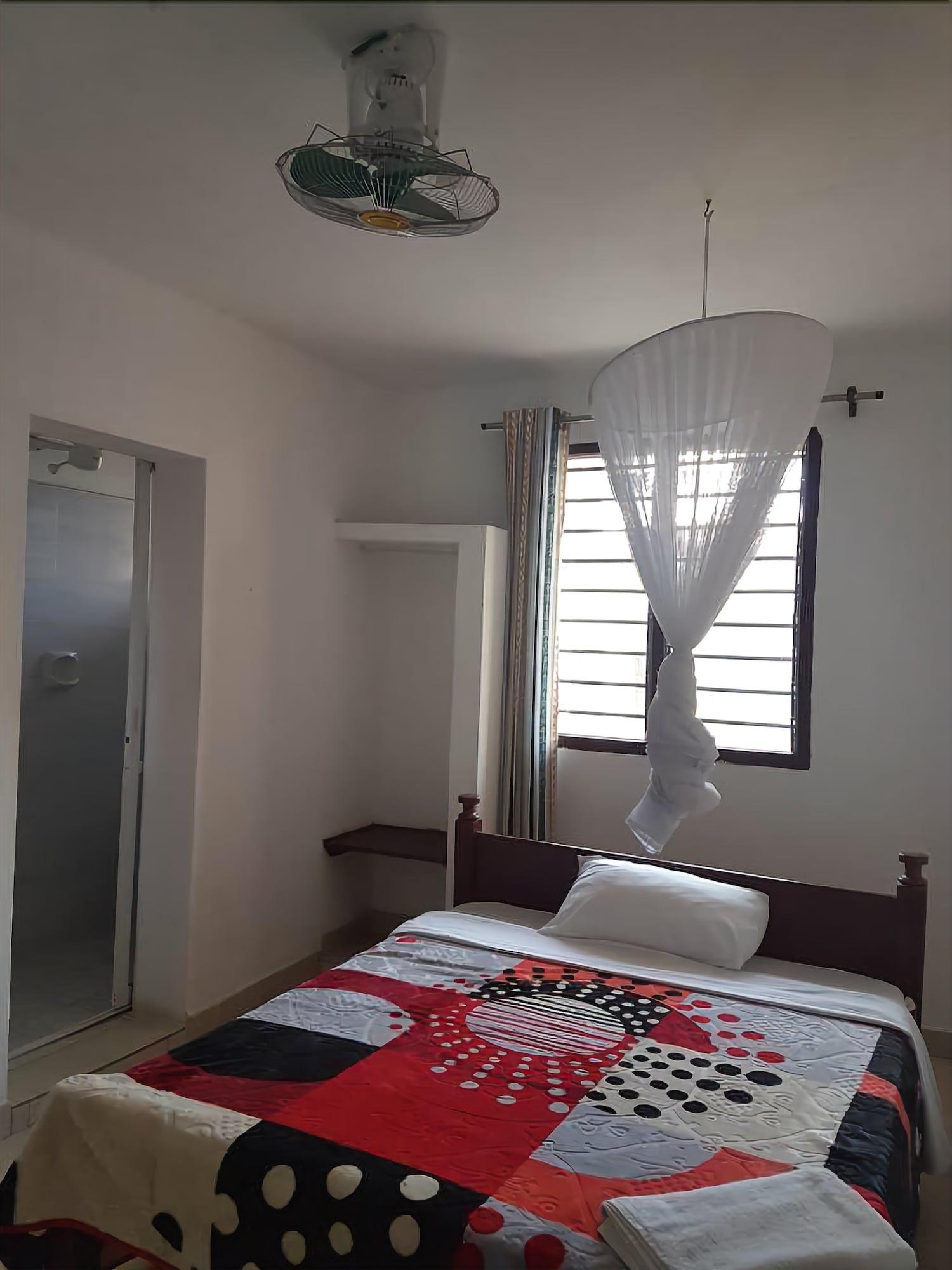 Miritini Golden Guest House 6/18