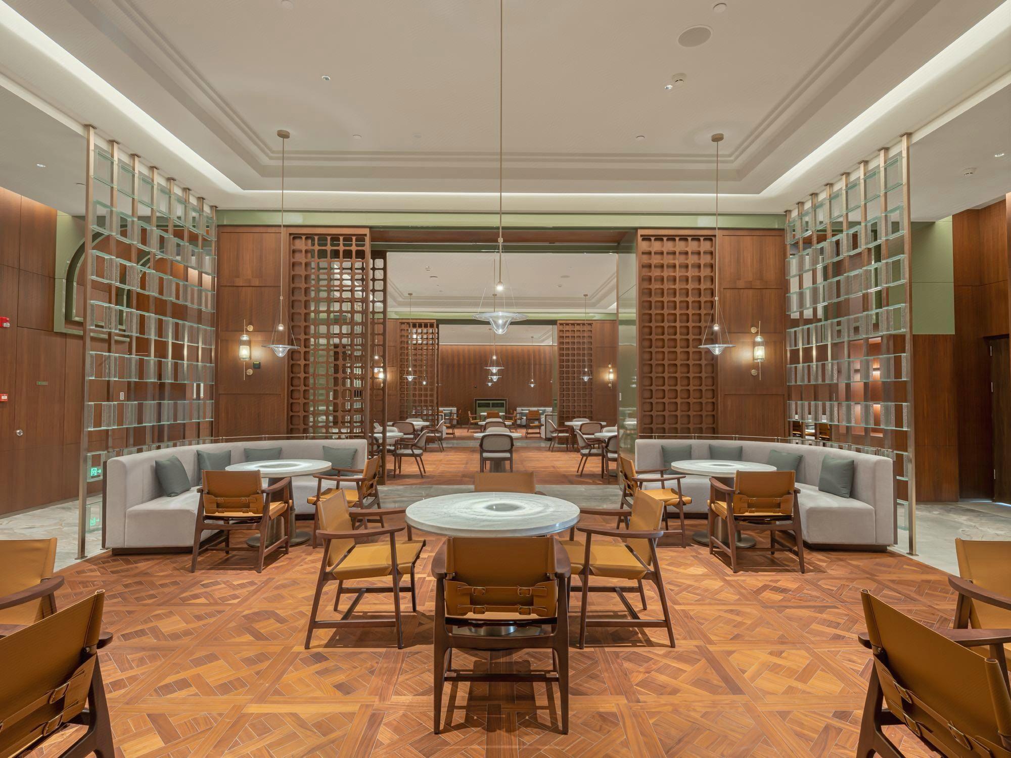 LN Dongfang Hotel Nansha 33/42