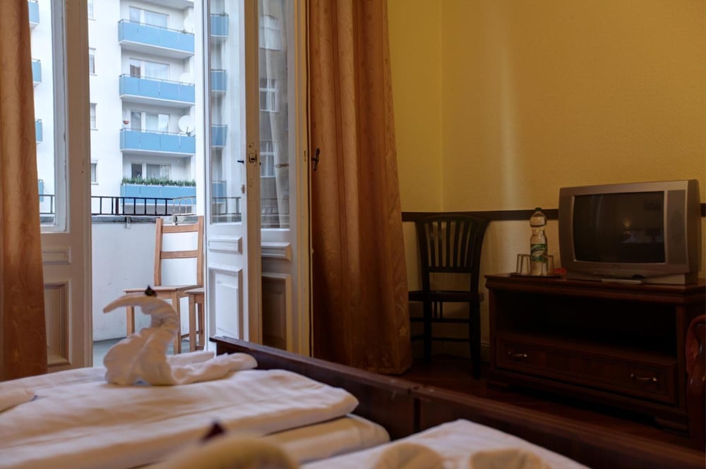 Hotel-Pension Bernstein 7/25
