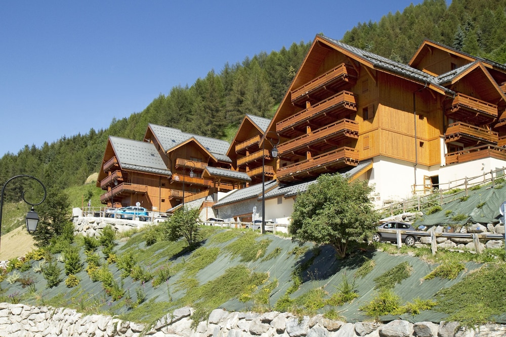 RESIDENCE ODALYS LE HAMEAU ET LES CHALETS DE LA VALLEE D'OR 8/43