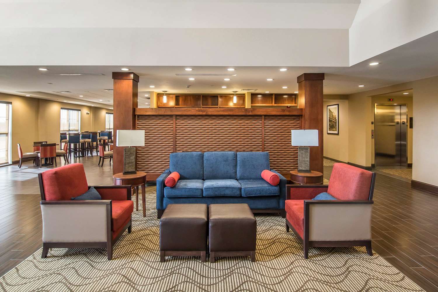 Comfort Suites Dodge City, KS 25/39
