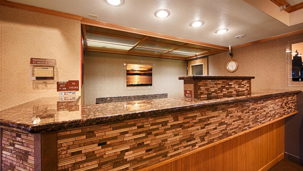 Best Western Plus Landmark Inn 3/34