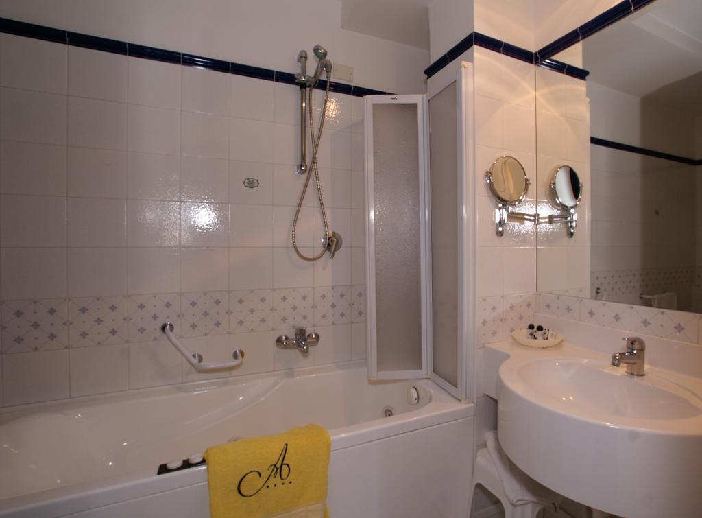 Hotel Ascot 56/56