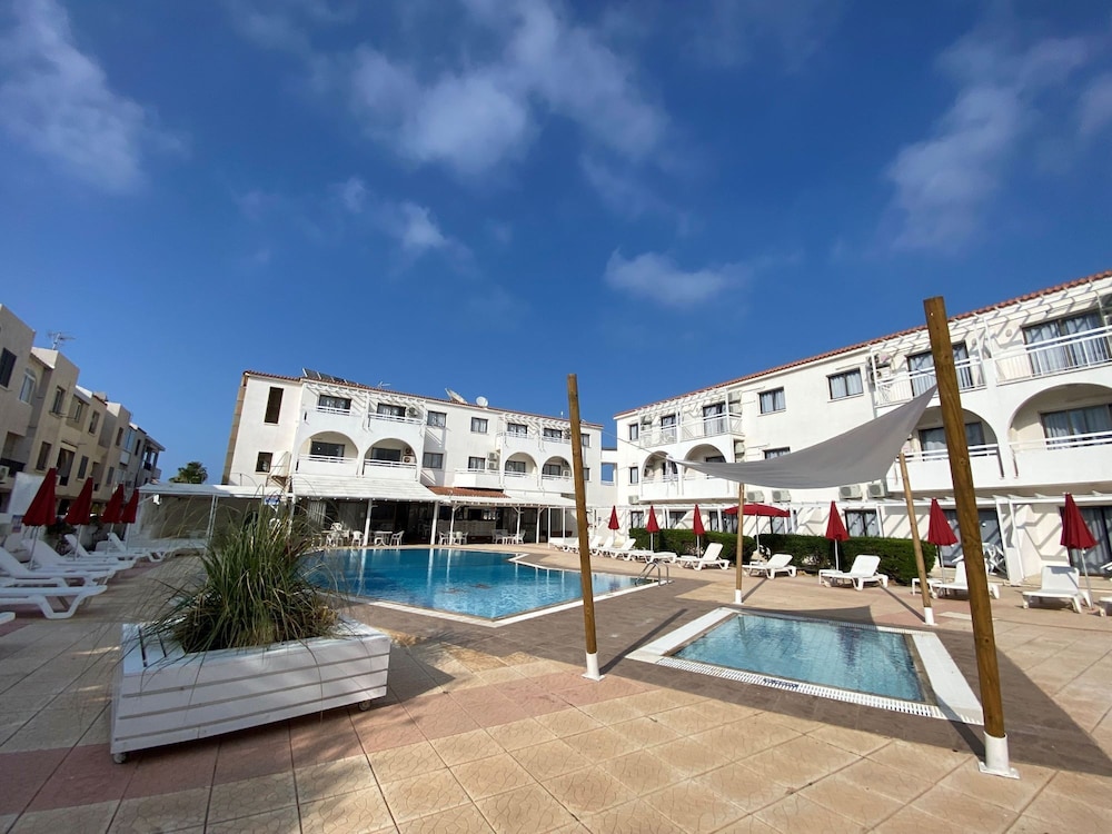 Amore Protaras Apartments 38/44