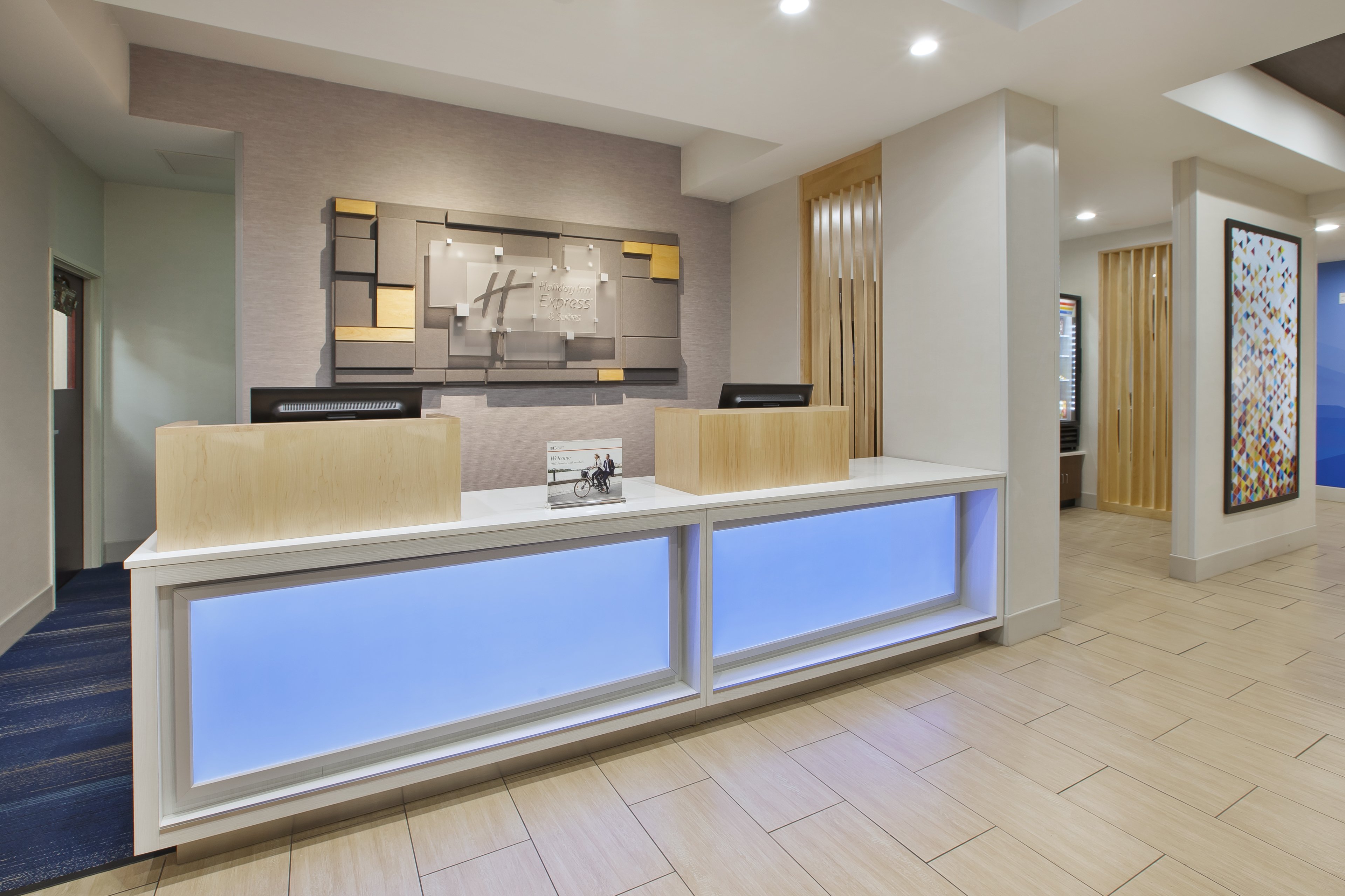 Holiday Inn Express Hotel Suites Niles 5/51