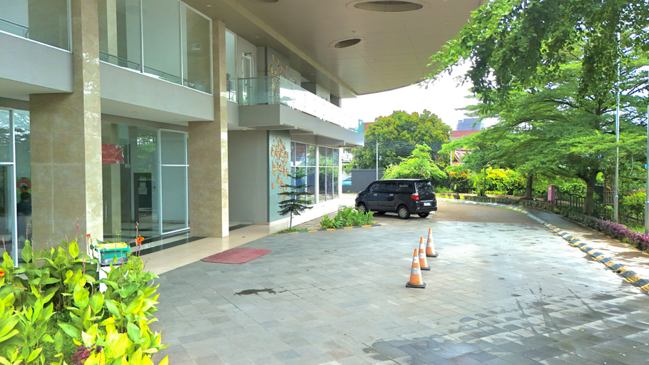 Escotel Amazana Serpong 10/11