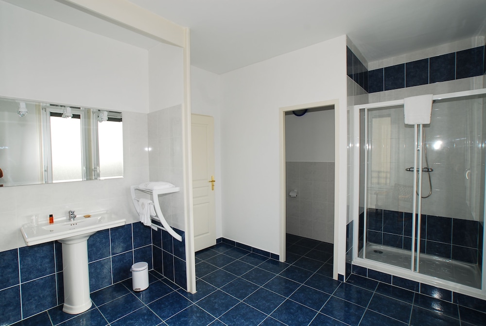 The Originals Boutique, Hotel Terminus, Bourg-en-Bresse Station 36/60