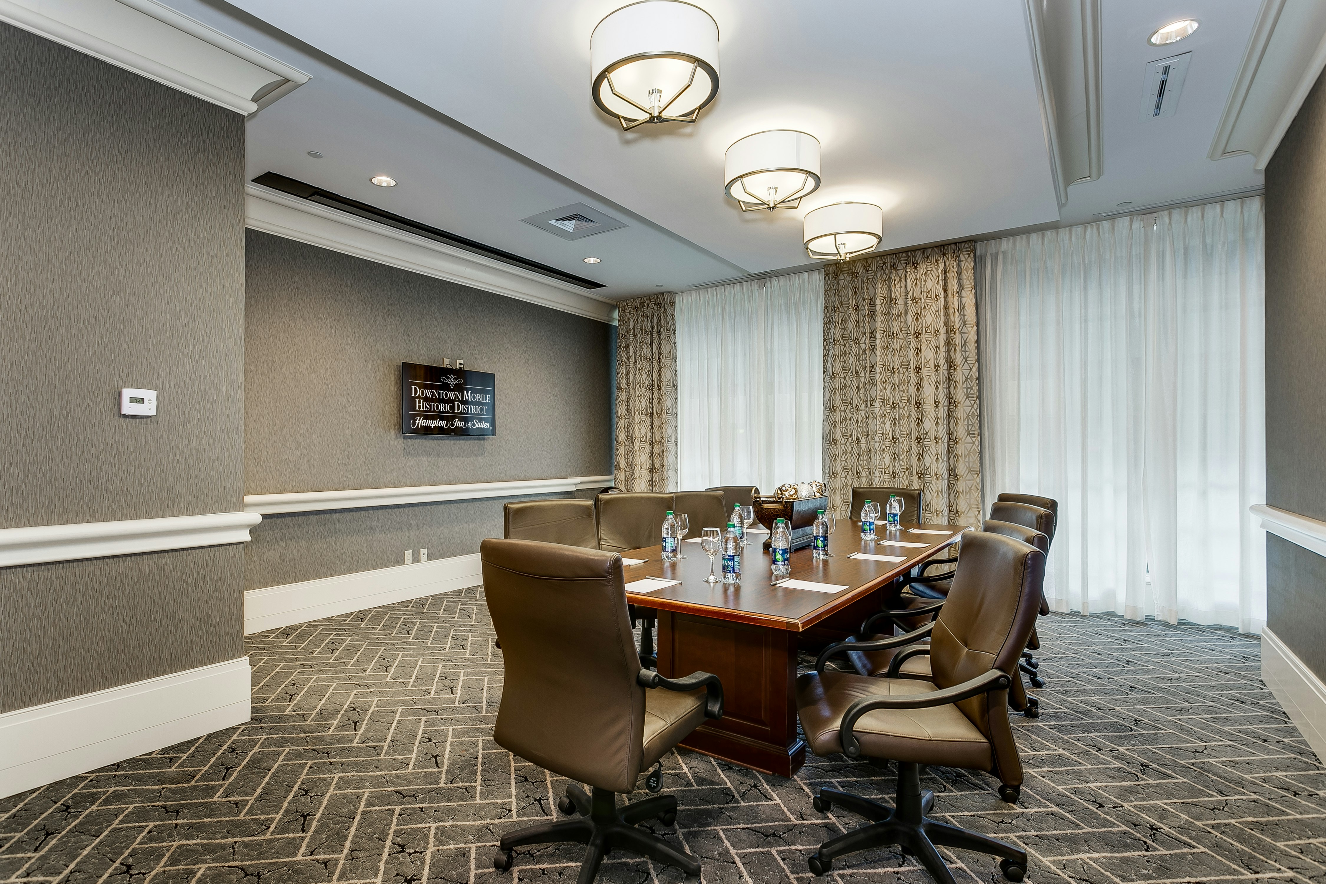 Hampton Inn & Suites Mobile- Downtown Historic District 48/56
