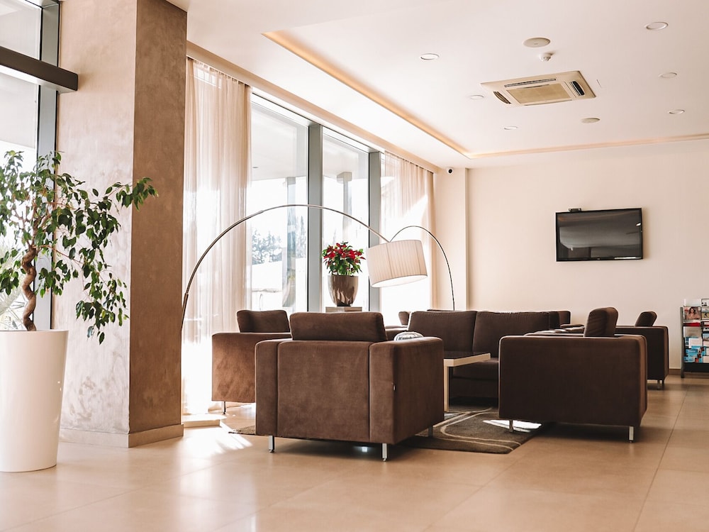 Hotel Leone 48/60