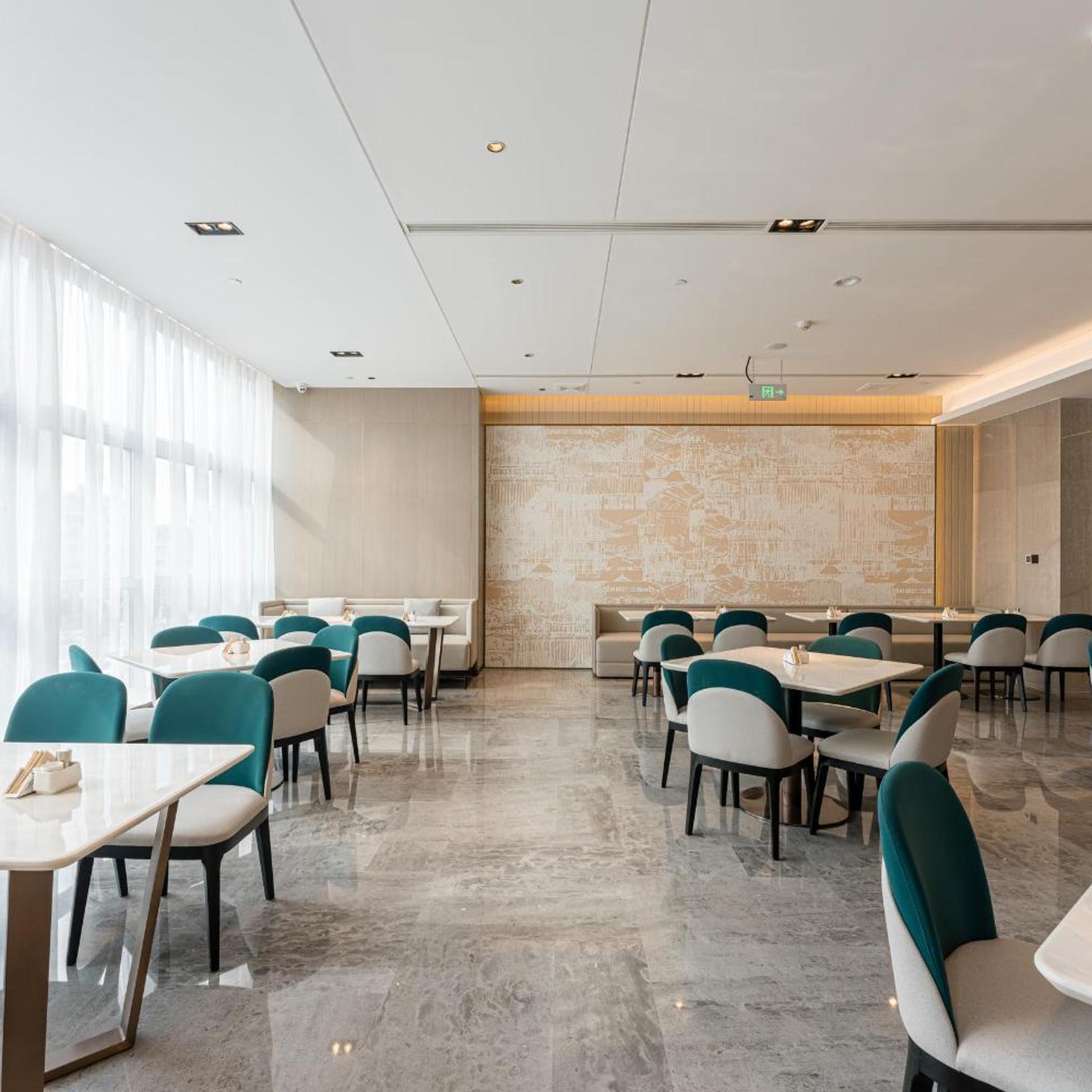 Atour Hotel Yiwu International Trade City Passenger Transport Center 33/36