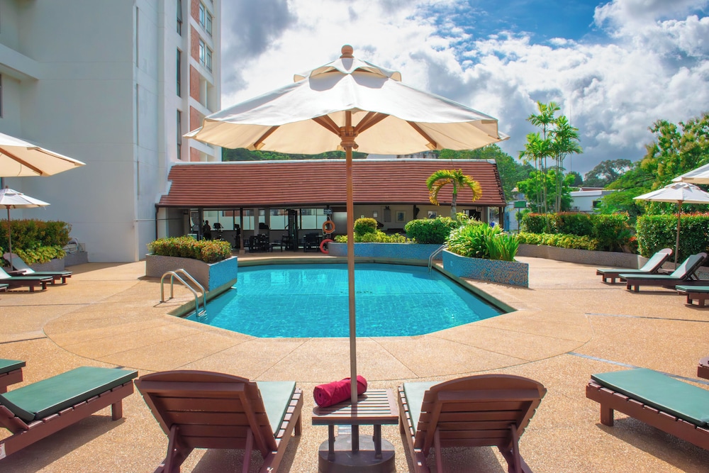 PHUKET MERLIN HOTEL 63/67