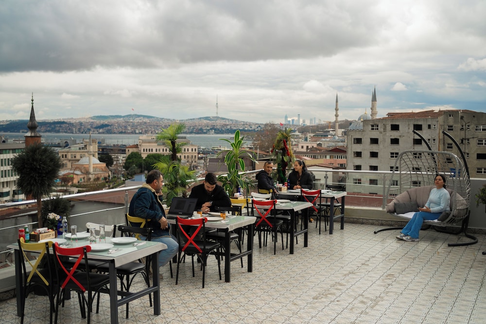 Golden Horn Park Hotel 43/49