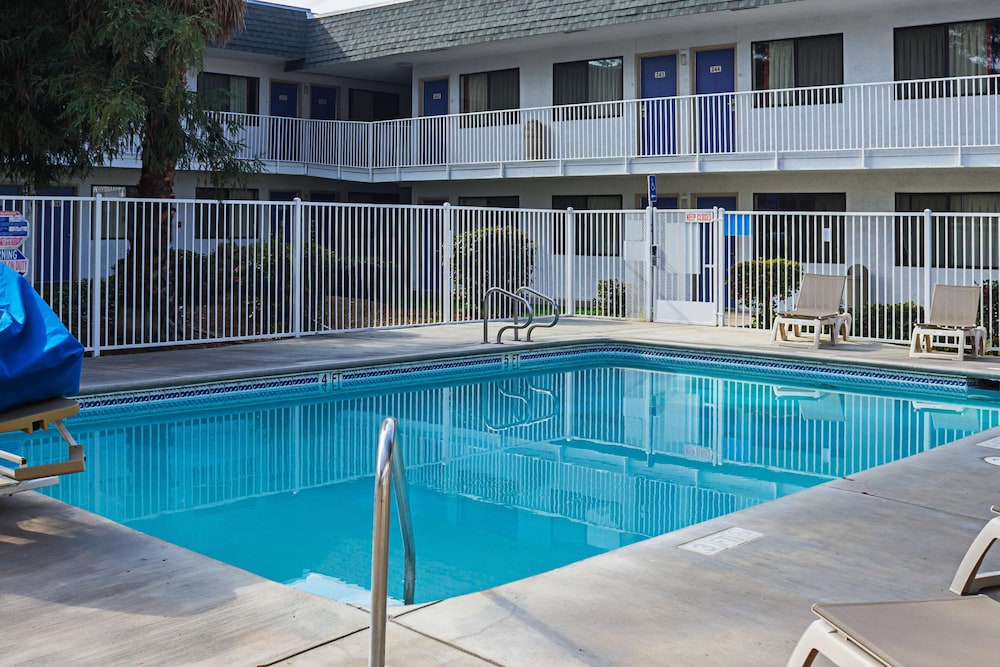 Motel6 Porterville, CA 17/57