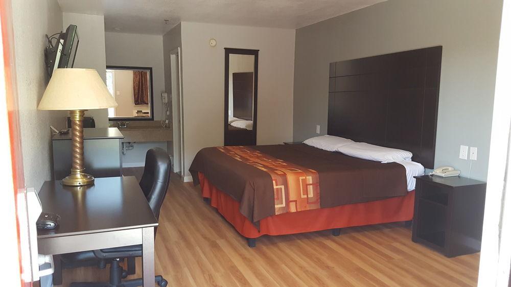 Motel6 Dallas, TX 33/59
