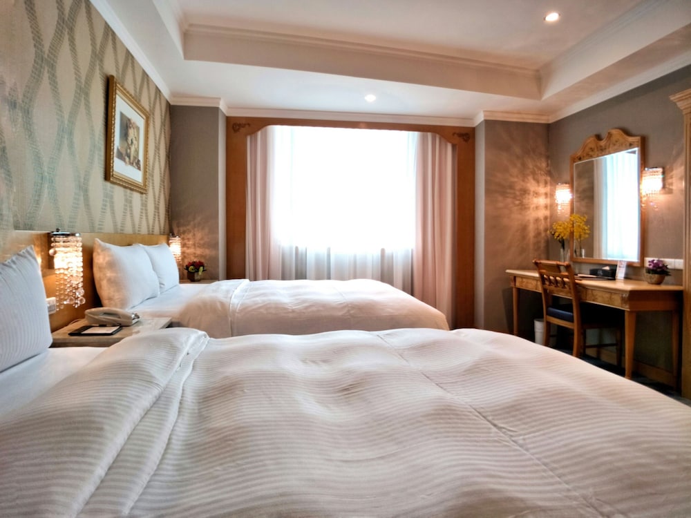 ROOM, QUADRUPLE