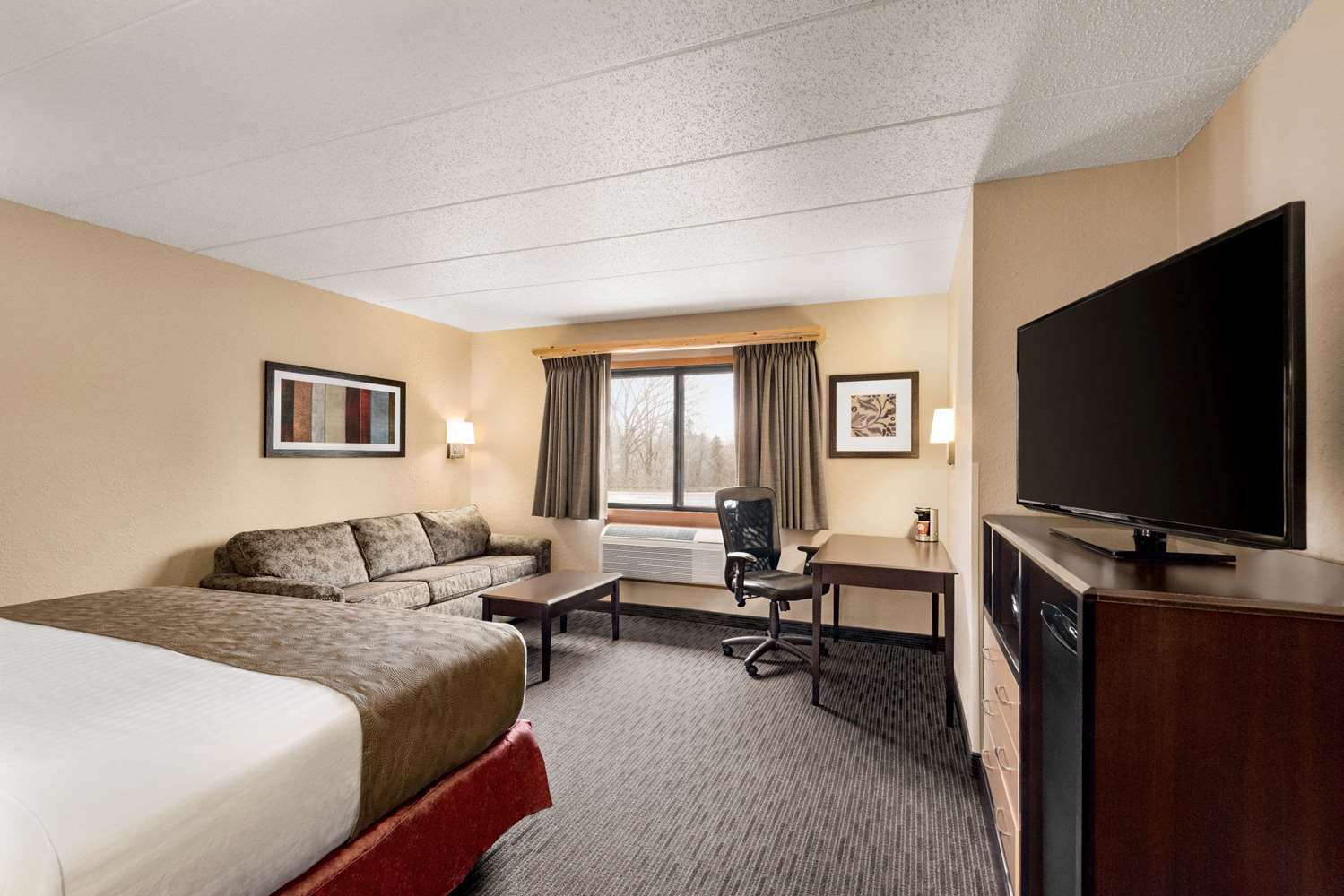 AmericInn by Wyndham Detroit Lakes 19/40