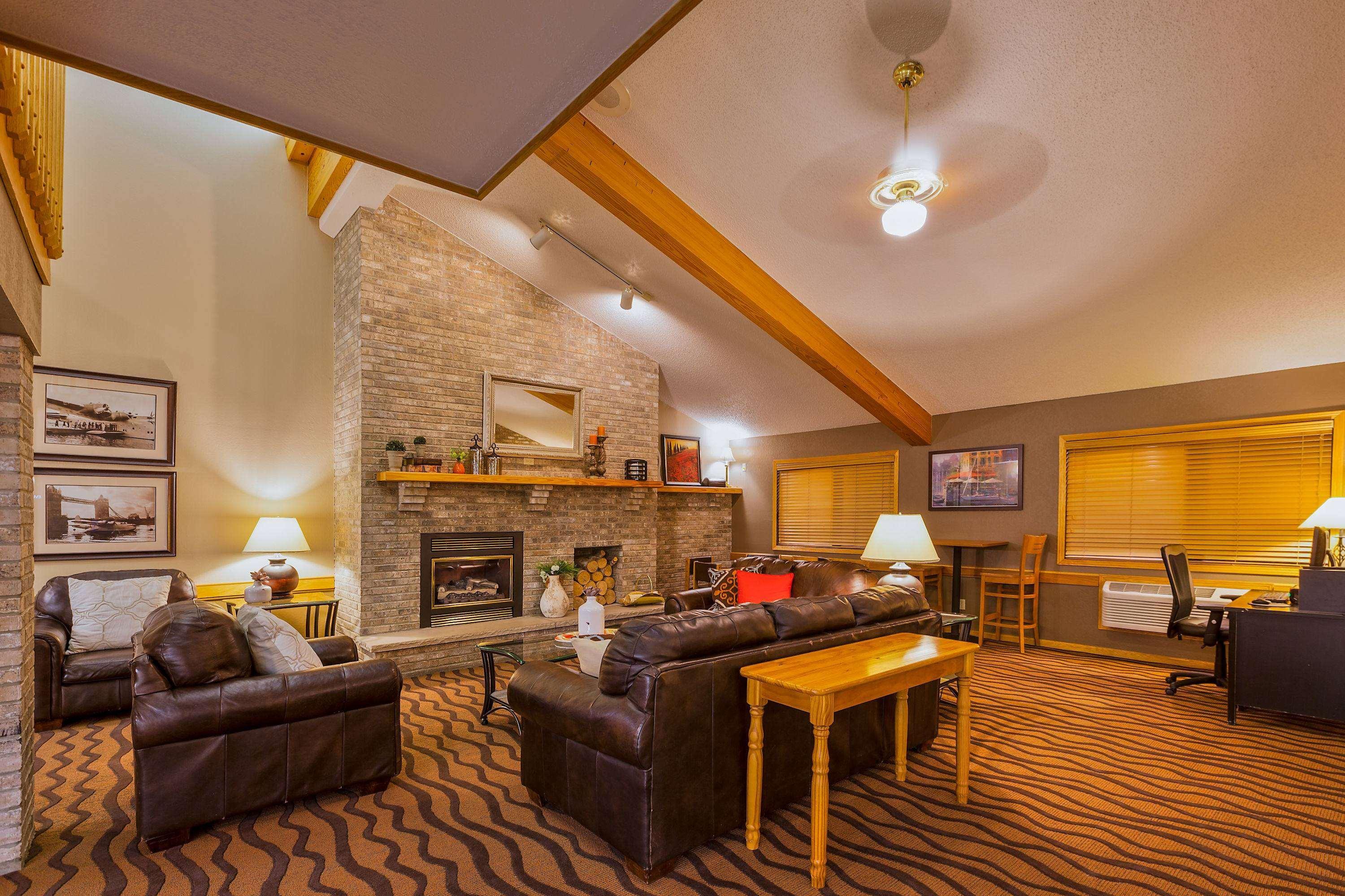 AmericInn by Wyndham Algona 26/30