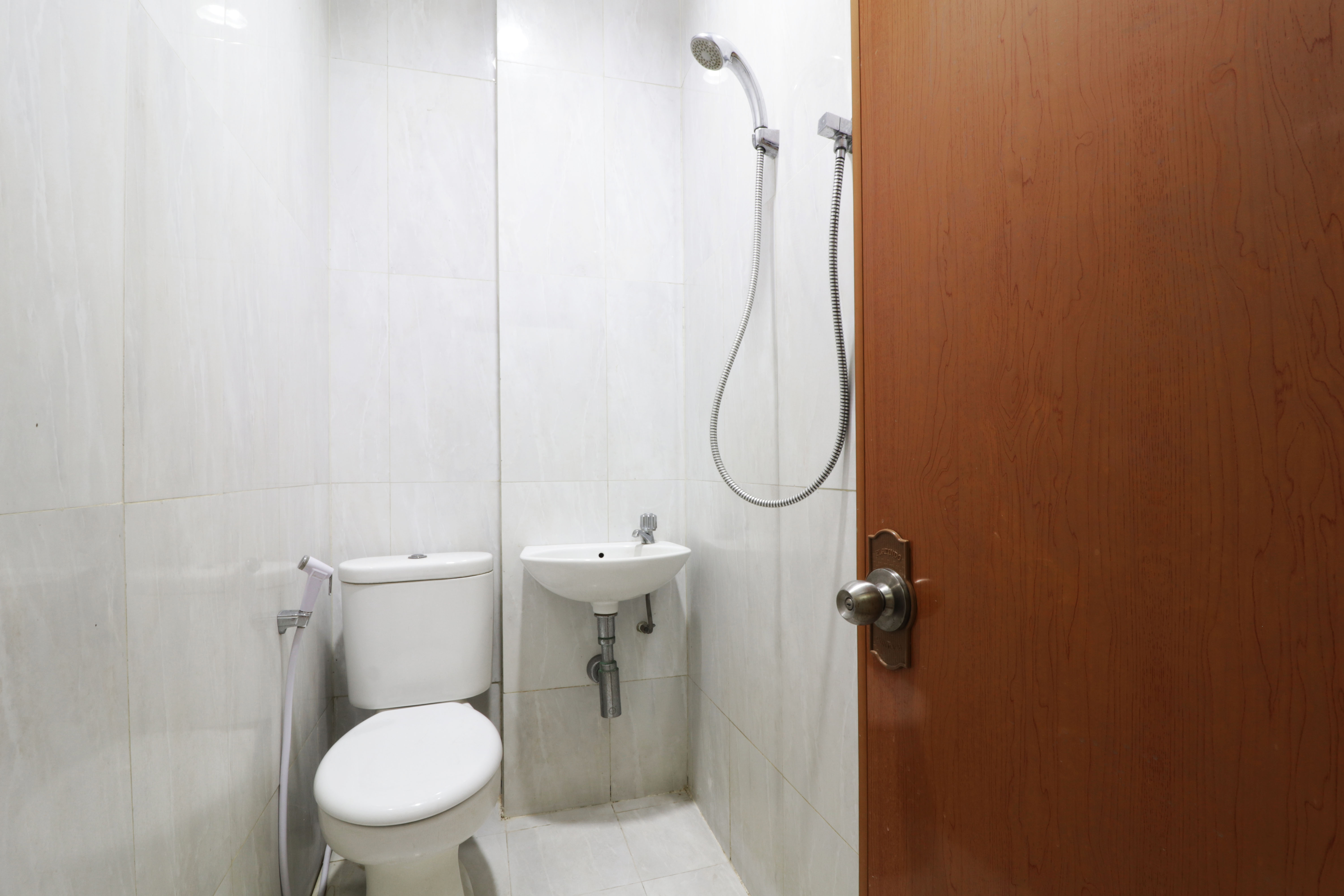 Moderate Room, Hotel Istana Bungur 2/2