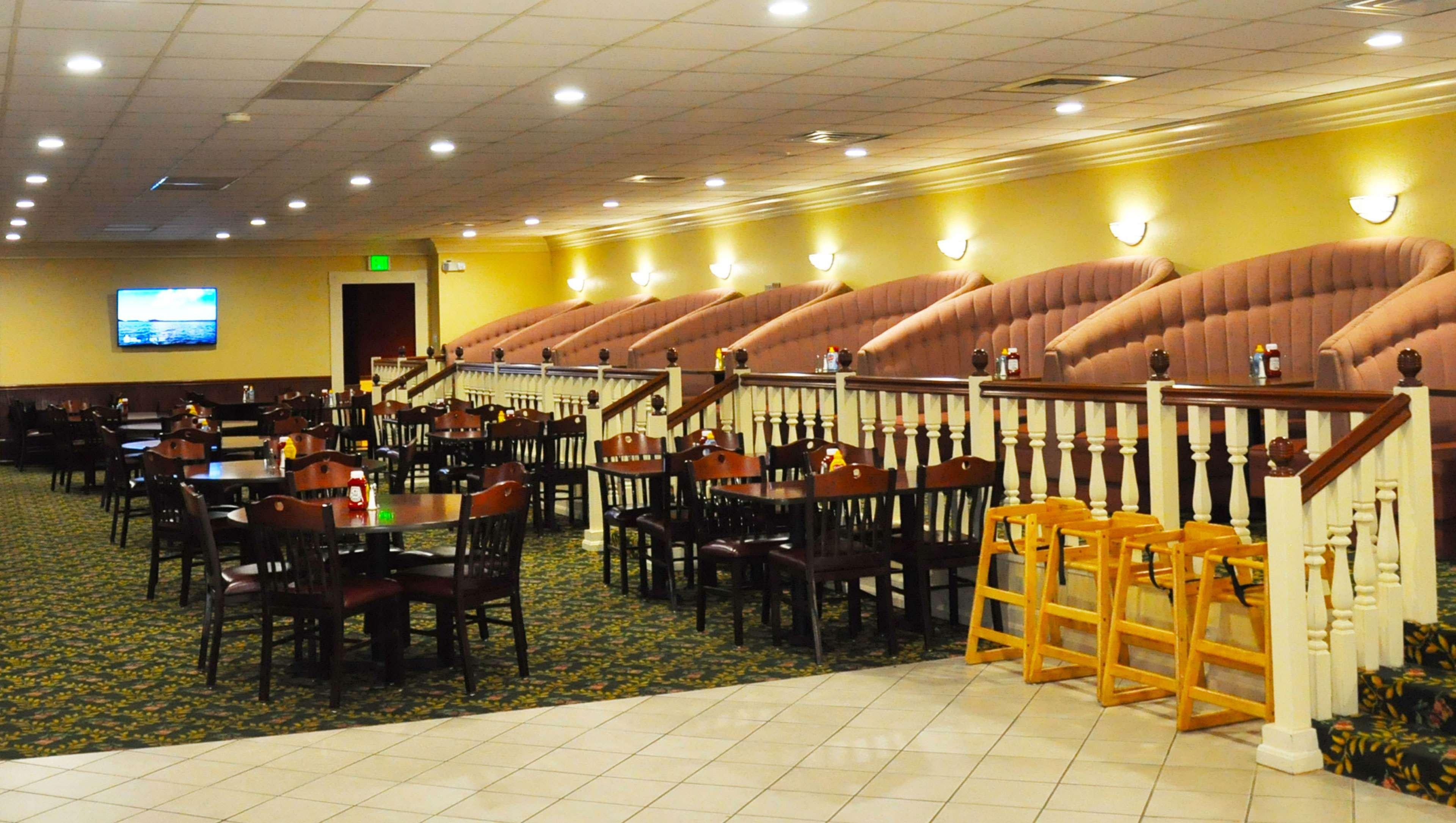 Magnuson Hotel East Sandusky 24/33