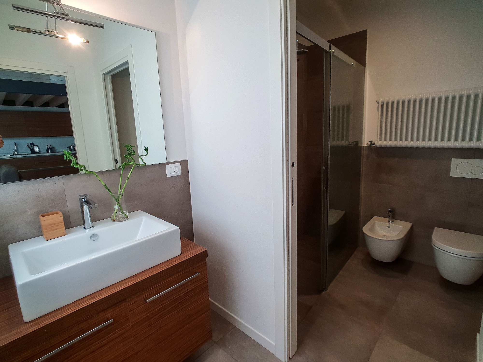 Design, Loft, Queen Bed, Sofa, Design Central Apartment 4/6