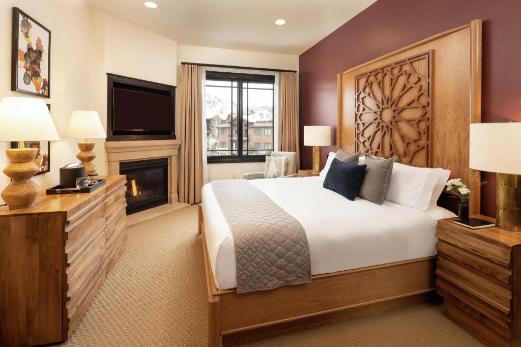 3 BEDROOMS, BI LEVEL, 2 KING BEDS, 2 QUEEN BEDS