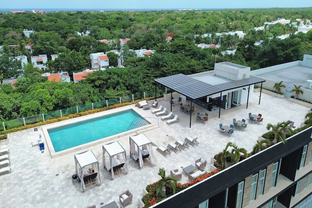 Residence Inn by Marriott Playa del Carmen 48/50