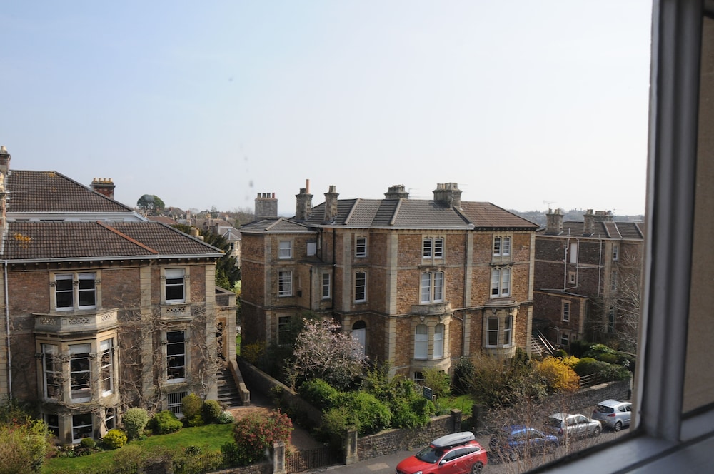 Beaufort House Apartments 2/33
