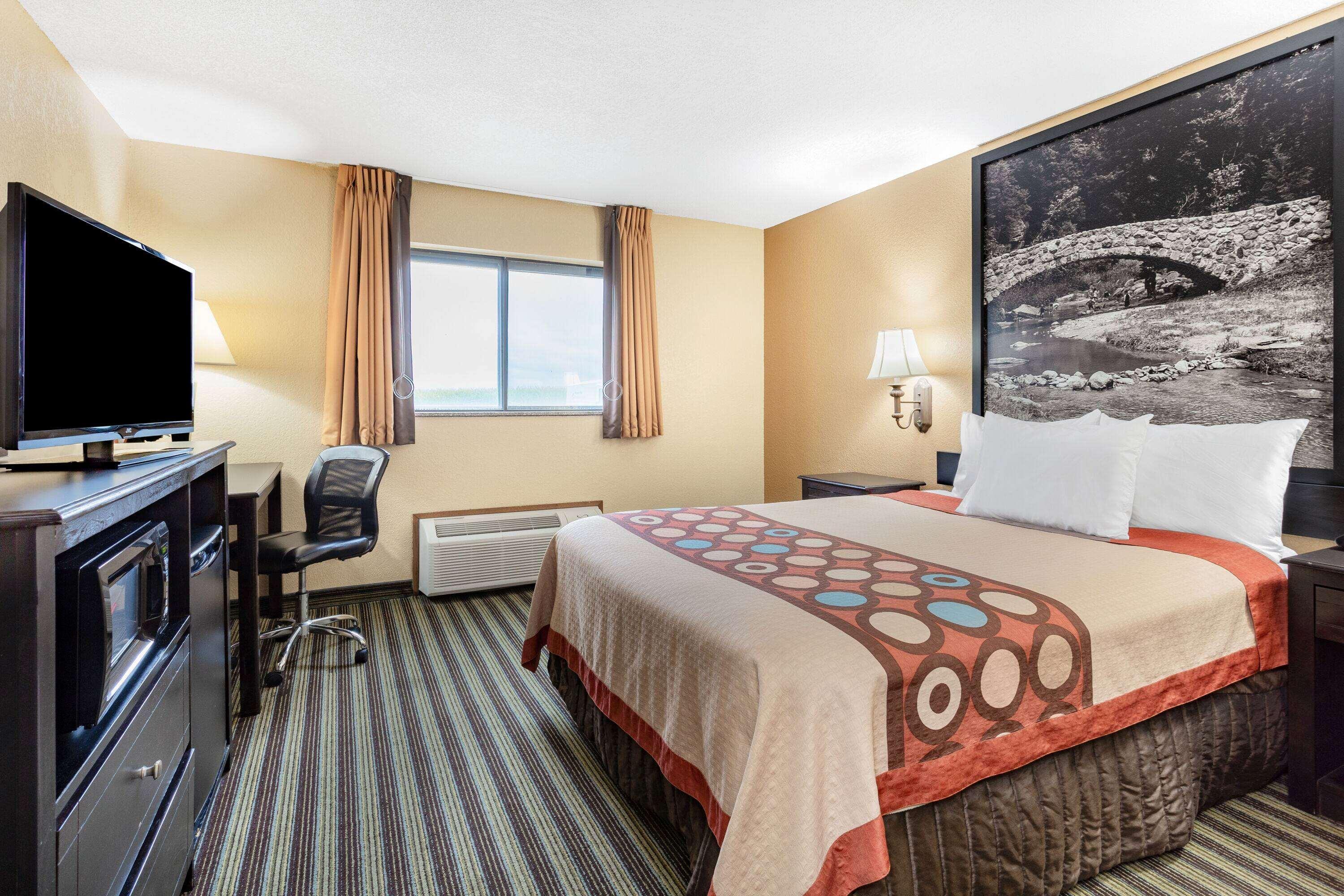 Room, Queen Bed, Accessible