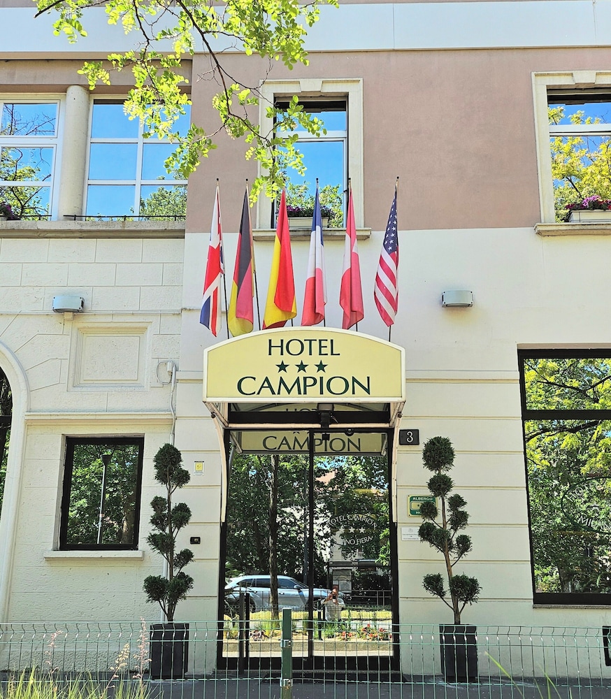Hotel Campion 6/67