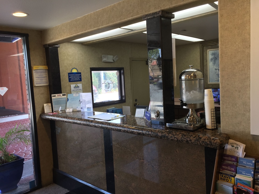 Days Inn By Wyndham Los Angeles Lax Redondo Manhattan Beach 13/56