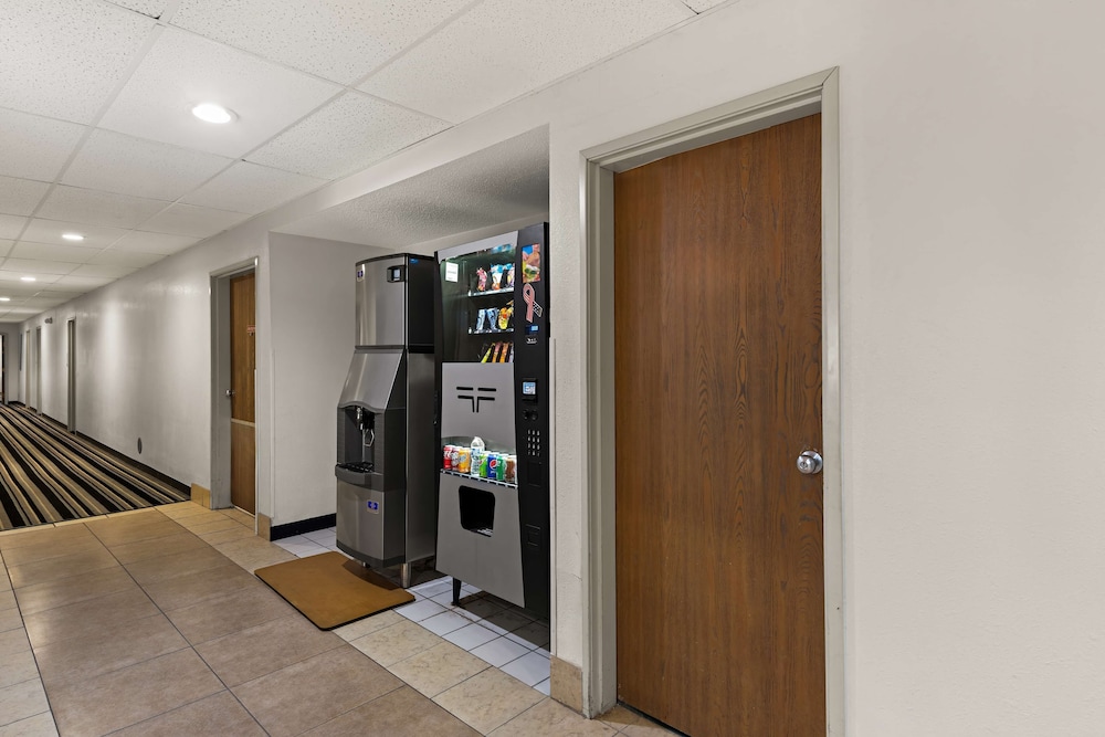 Red Lion Inn & Suites Gretna 18/30