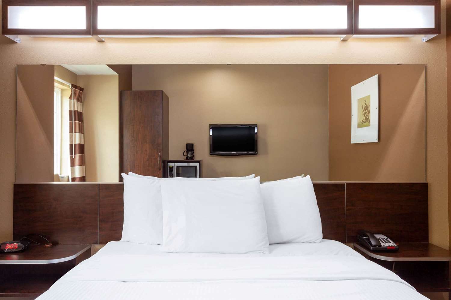 MICROTEL INN & SUITES BY WYNDHAM COLUMBIA/AT FORT JACKSON 23/34