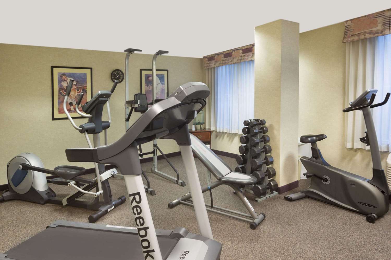 Hawthorn Suites by Wyndham Rancho Cordova/Folsom 4/11