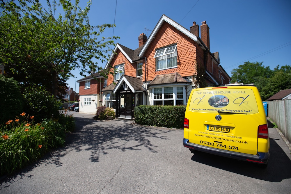The Corner House Hotel Guest House 41/45