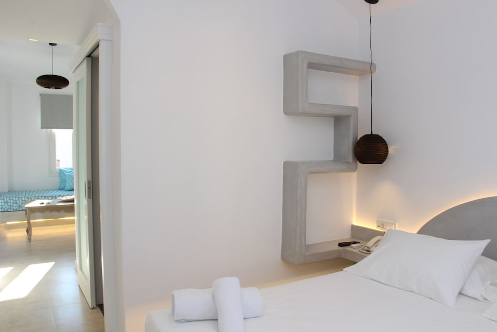 Emerald Collection Suites 13/44