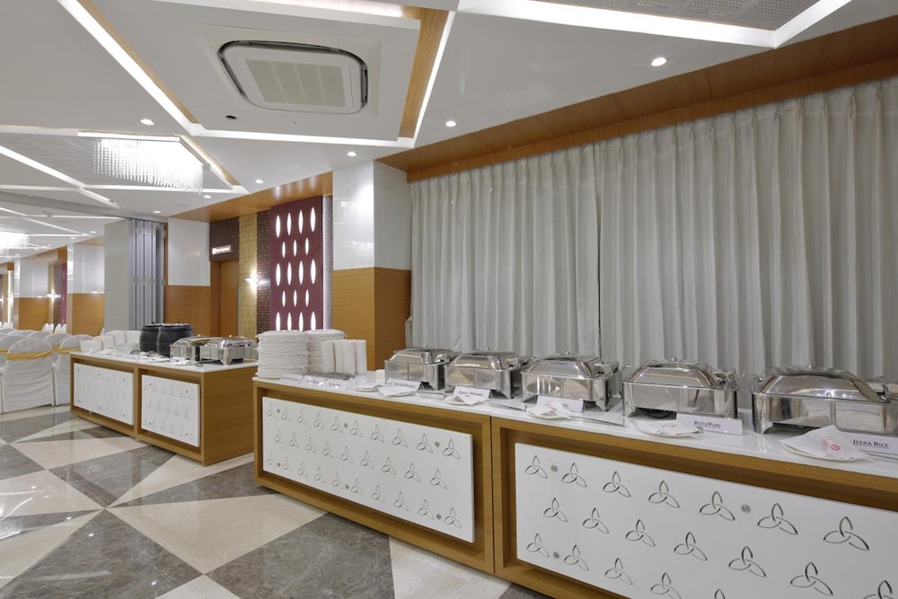 HOTEL PRAGATI THE GRAND 4/42