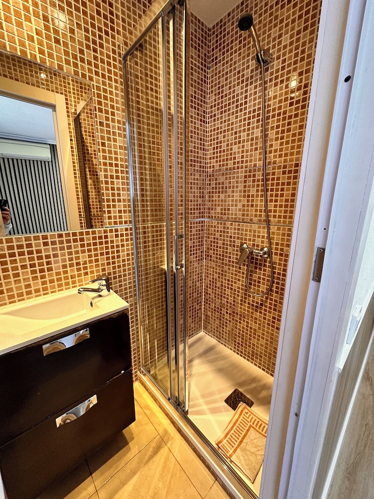 Hostal Rober 57/59