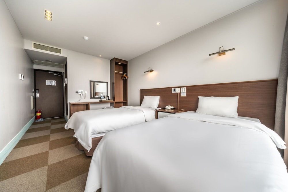 Sunrise Hotel 13/31