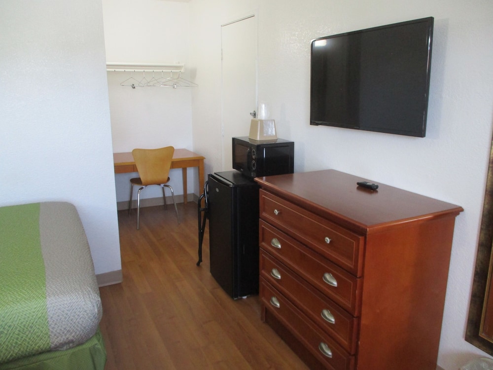 Motel6 Meridian, MS 50/60