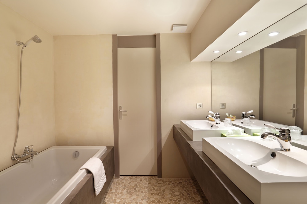 Inter Hotel Le Roncevaux 9/30