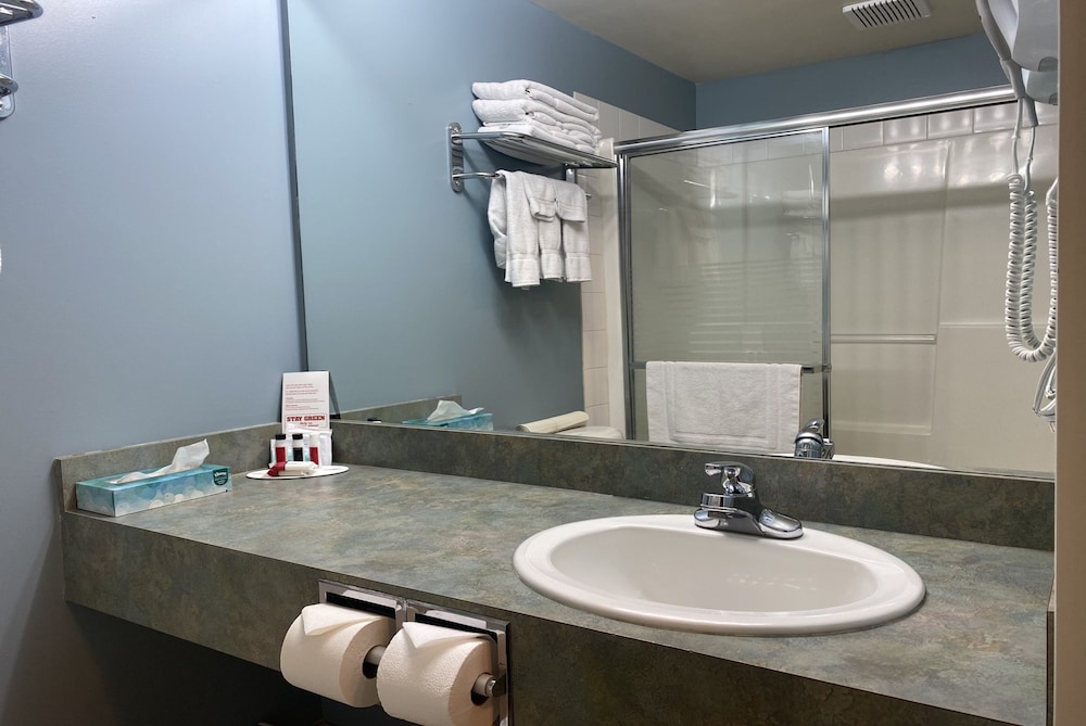 Super 8 by Wyndham Edmonton South 13/45