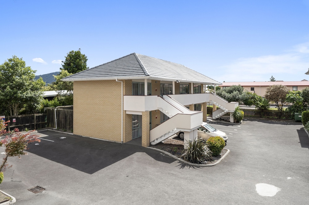 Fenton Court Motel 49/60