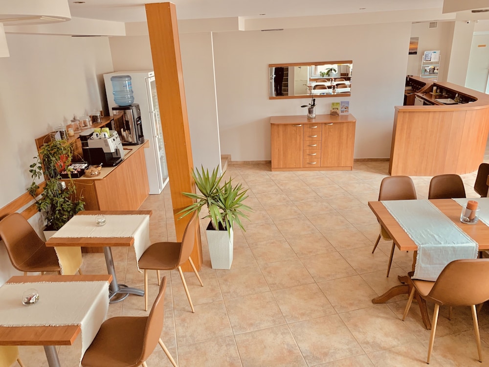 Hotel Amfora 13/69
