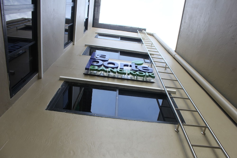 La Porte Bangkok Hotel 2/48