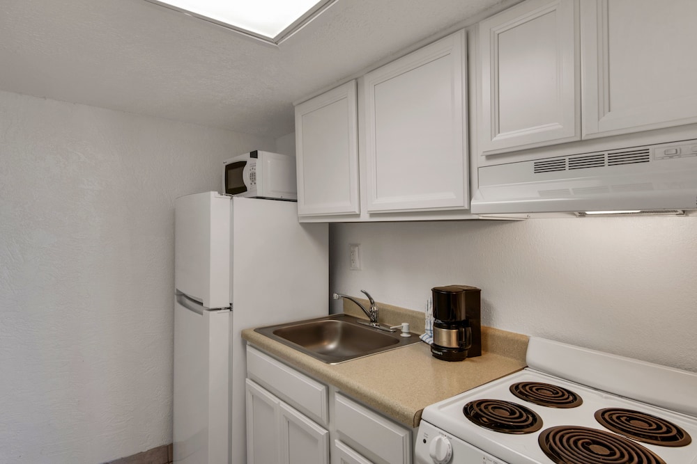 Ramada by Wyndham Panama City Beach / Beachfront 25/25